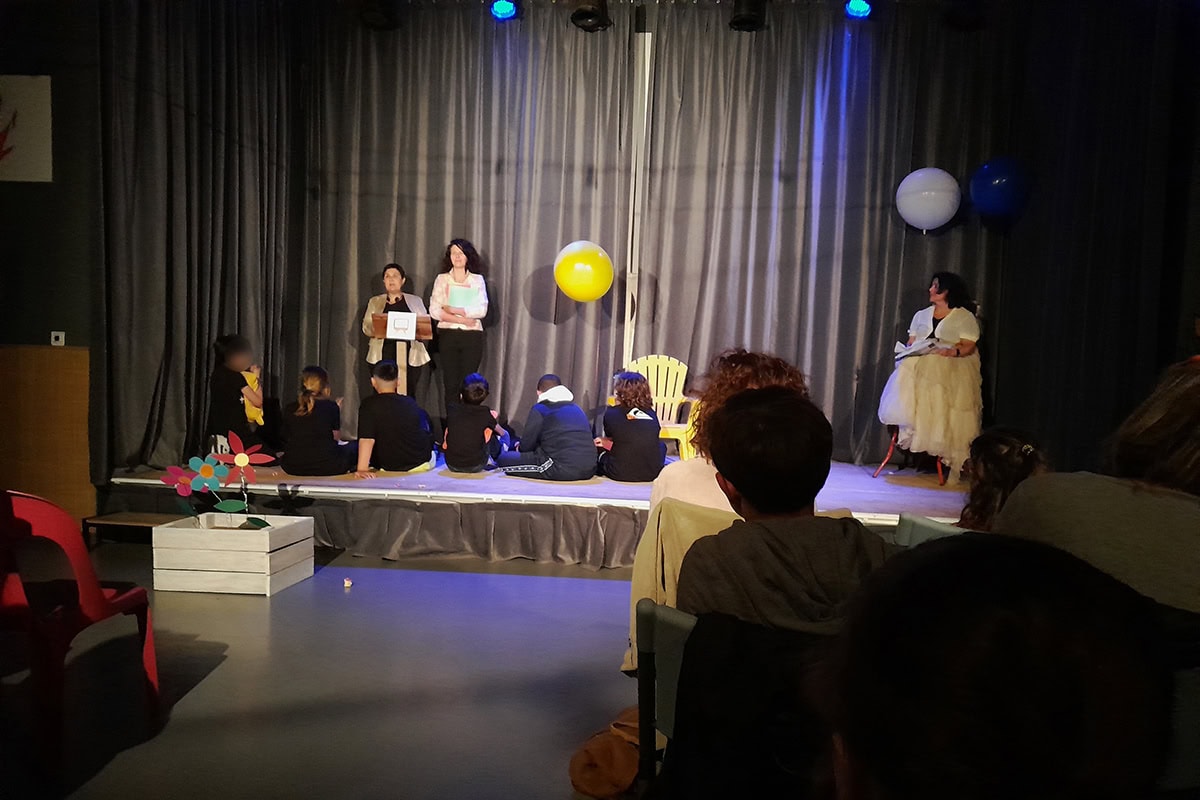 Pédopsychiatrie Culture et santé : Franc succès pour le spectacle du projet théâtre de l’Hôpital de jour l’Arc en ciel